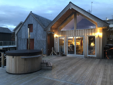 Sigurdbrygga Arnøyveien 28, 8135 Sørarnøy, Norway