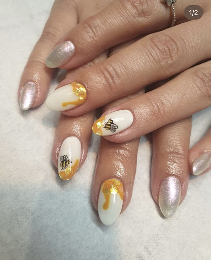 Belle & Bee Beauty Logo