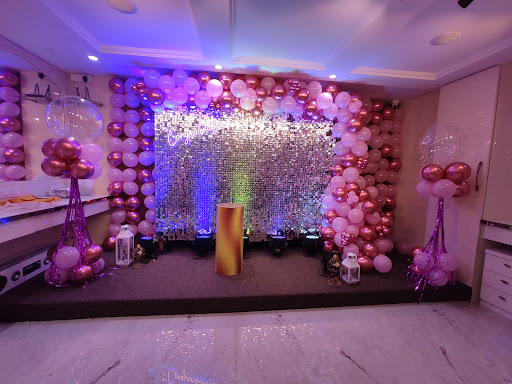 Birthday balloon decoration thane