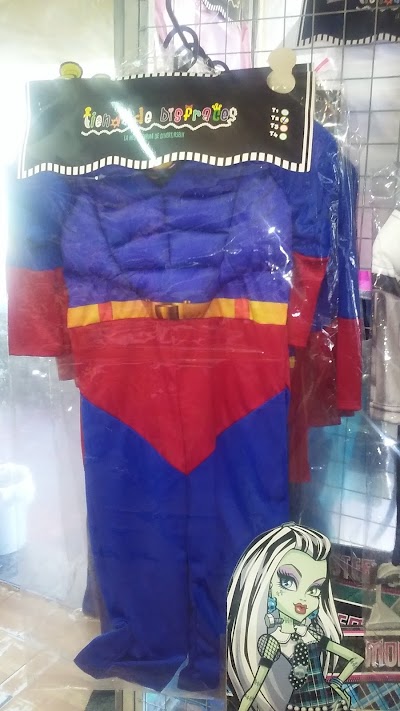 Photos of HOUSE OF COSTUMES