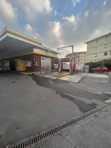 Eni Station di Adriano Ommeniello - Italy
