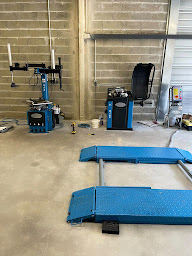 Photo n°23 de Fast Pneus Auto Plus à Mérignac (Magasin de pneus)