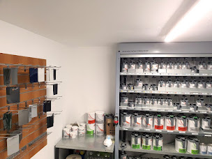 Photo n°3 de CARROSSERIE EBS AUTO - Réseau AXIAL - Restauration automobile, Peinture, Débosselage, Pare-brise à Monceaux (Service de réparation de pare-brise)