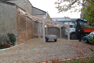 Photo n°9 de Yvon BECKER : Charpente, Couverture, Zinguerie à Mâcon à Igé (Société de fabrication d'escaliers)