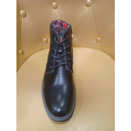 Photo n°19 de Showroom N°5 à Épinal (Magasin de vêtements pour jeunes)