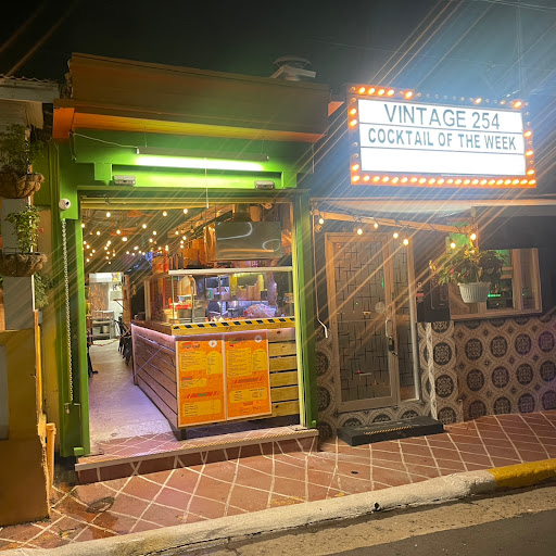 La Placita Wings House