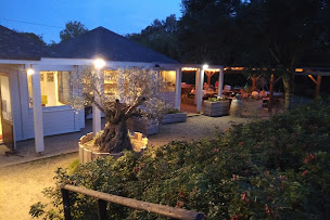 Photo n°4 de LA CABANE DE THORIGNÉ Guinguette des 4 saisons à Thorigné-d'Anjou (Restaurant)