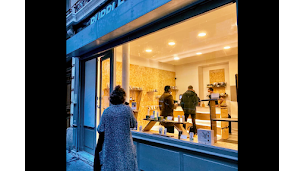 Photo n°4 de Purple Store Alésia - Boutique CBD Paris 14 à Paris (Boutique de cigarettes électroniques)