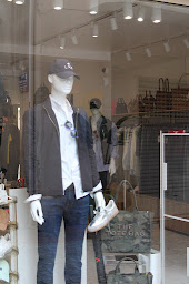 Photo n°2 de L'Insolent à Sanary-sur-Mer (Magasin de vêtements pour hommes)