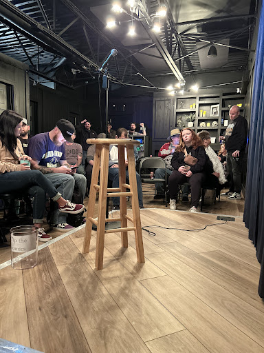 Comedy Avenue - Visual