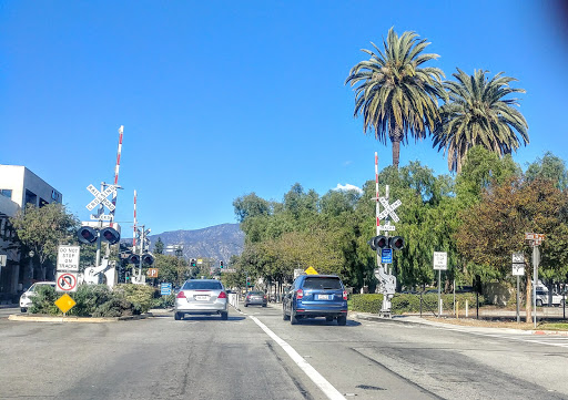 1st St and Harvard Ave E