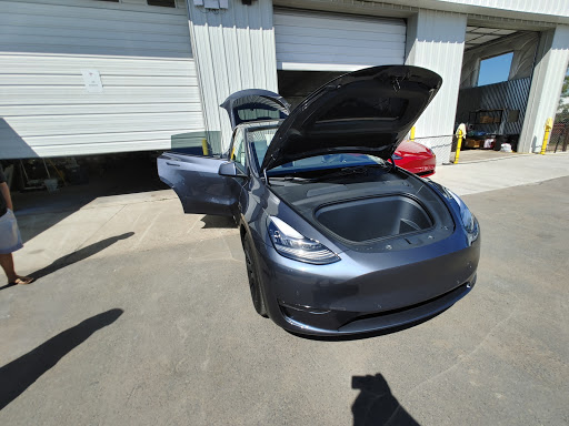 Tesla Center - Visual