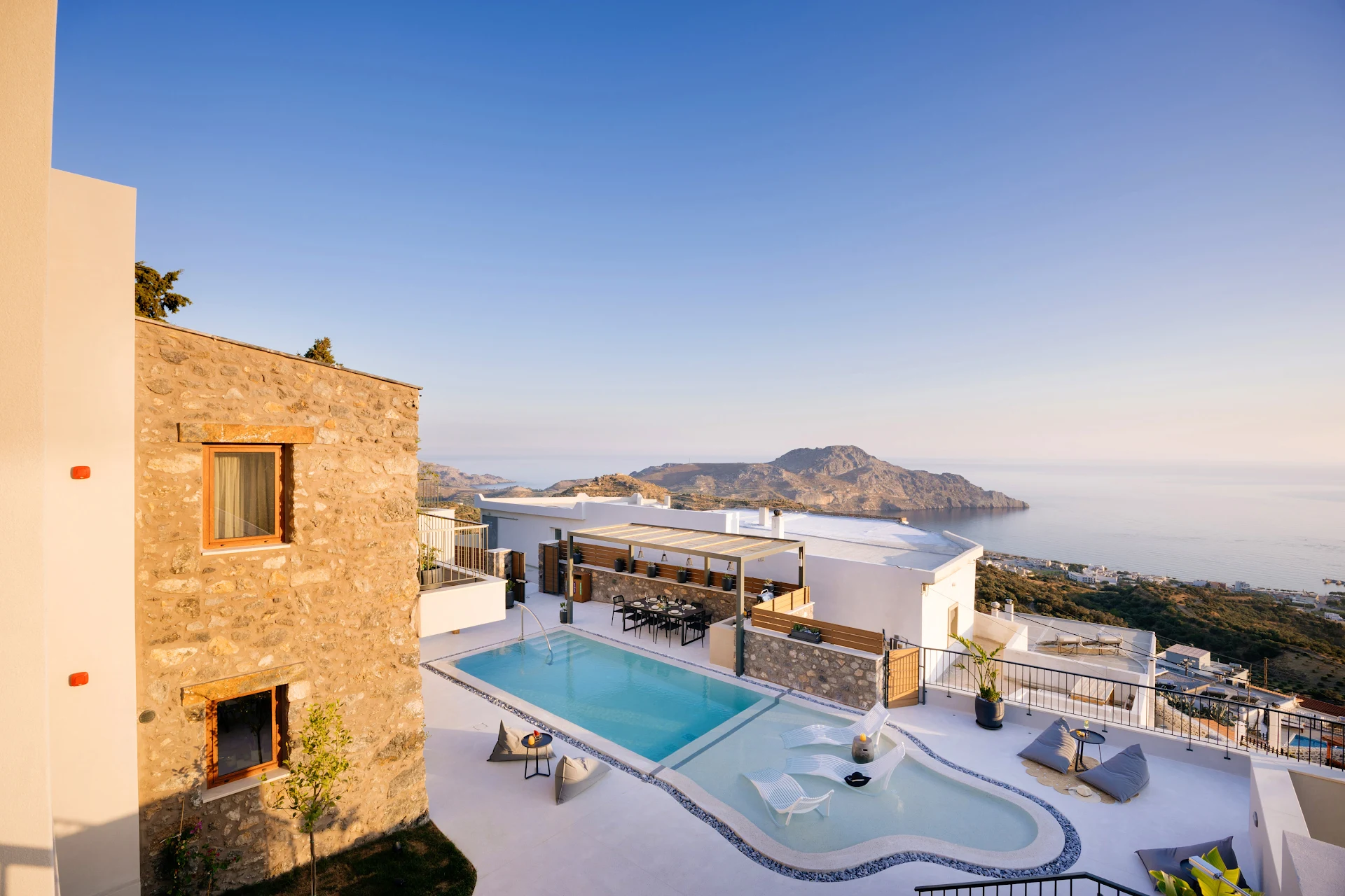 Mirthea Suites