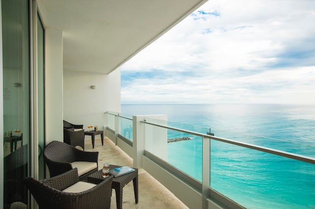 Krystal Grand Punta Cancun