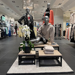 Photo n°19 de Elégance - Boutique vêtements et accessoires femme - l'Isle Jourdain à L'Isle-Jourdain (Boutique d'accessoires de mode)