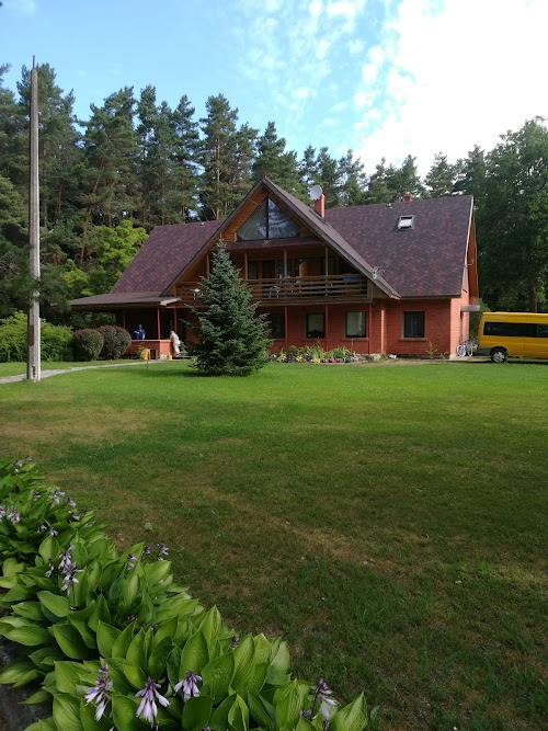 Mežupes, Viesu nams