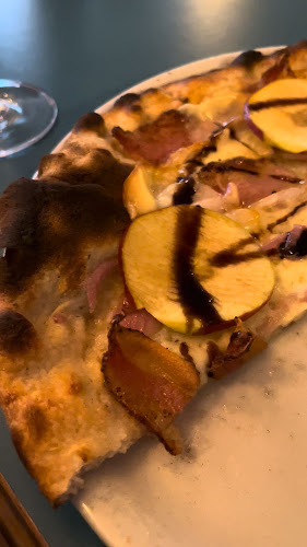 Pizzeria MaMeMi & Wine Bar - Pizza