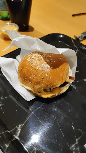 Photo 3 - L'after Burger