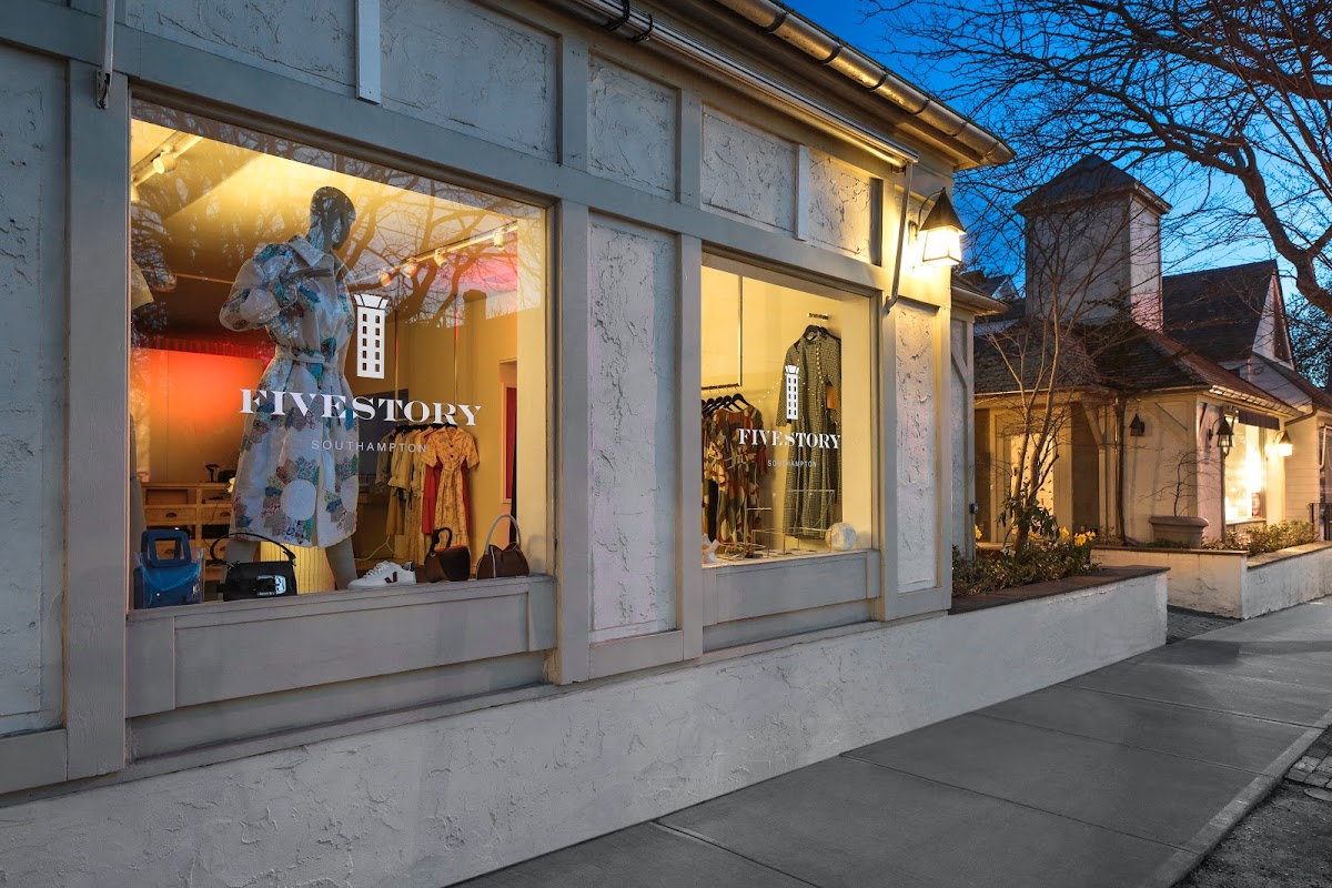 Fivestory Southampton , New York