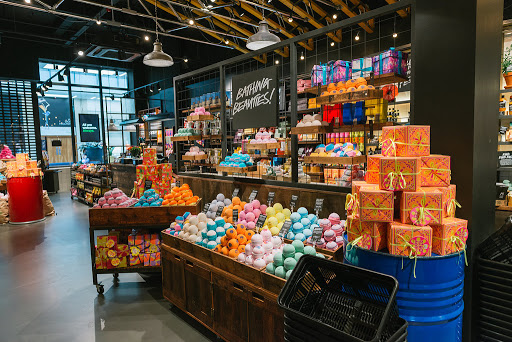 Lush Cosmetics Reading - Thumbnail