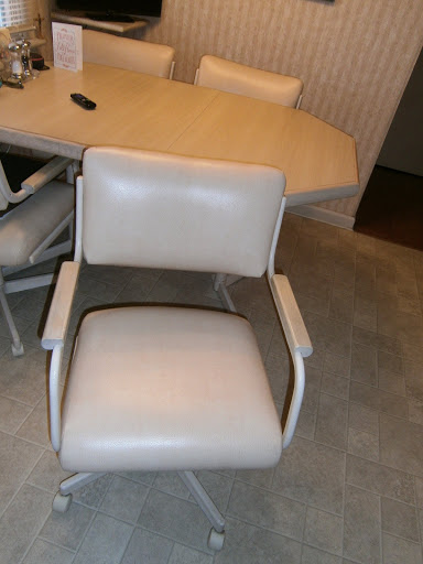 Royal Dinettes, Stools & Reupholstery - Thumbnail