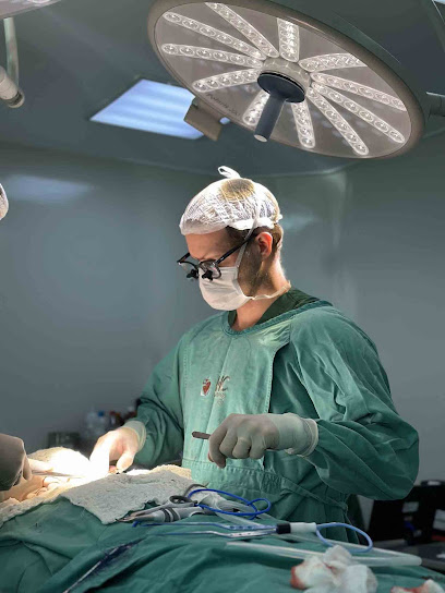 Dr. Rafael Susin | Cirurgião de Cabeça e Pescoço | Tireoidectomia | Cirurgia das Glândulas Salivares