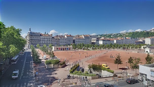 Photo n°5 de Dr Teddy Altimani Implantologie à Lyon (Cabinet d'implants dentaires)