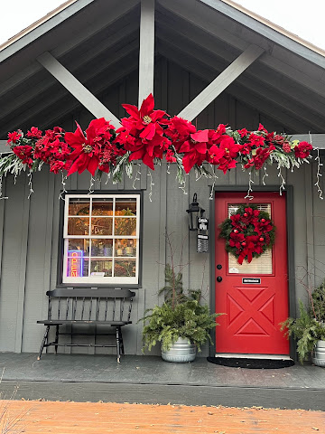 Loves Me Flowers by null