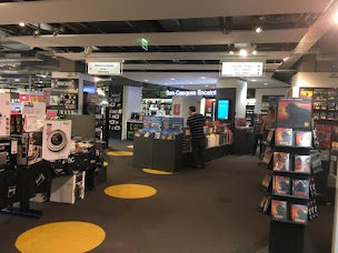Photo n°4 de FNAC Aix-en-Provence à Aix-en-Provence (Magasin de jeux vidéo)