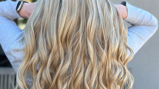 E & Em Salon