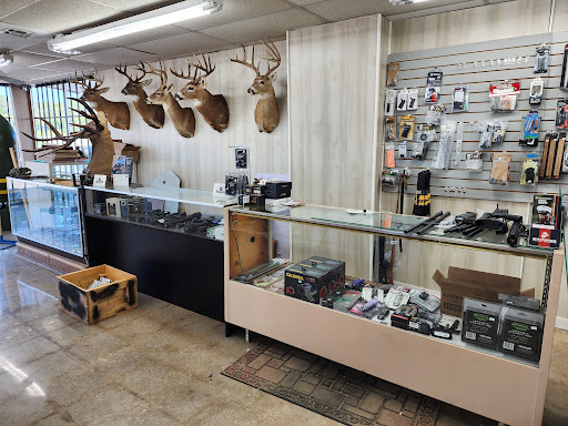 Doc's Gun Store - Visual