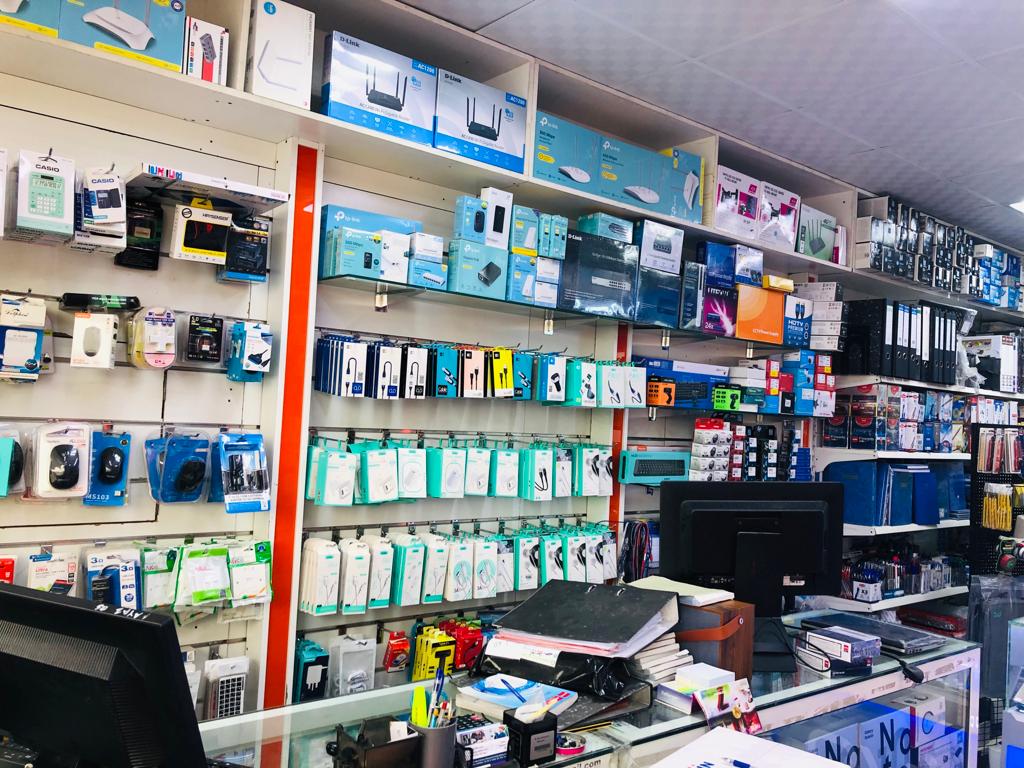 Capital Computer Mobiles & Office Equipments - صورة 2