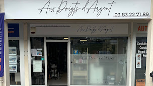 Photo n°9 de Aux Doigts d'Argent à Bouxières-aux-Dames (Salon de coiffure)