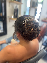 Photo n°15 de M.C Coiffure & esthétique à Marseille (Salon de coiffure)