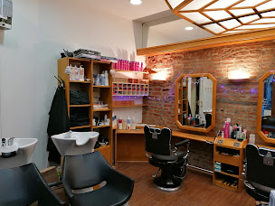 Photo n°2 de Actuel Coiffure à Albi (Salon de coiffure)