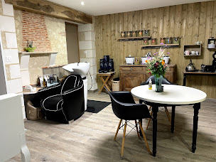 Photo n°21 de Cabane Coiffeur à Saint-Quentin-sur-Indrois (Salon de coiffure)