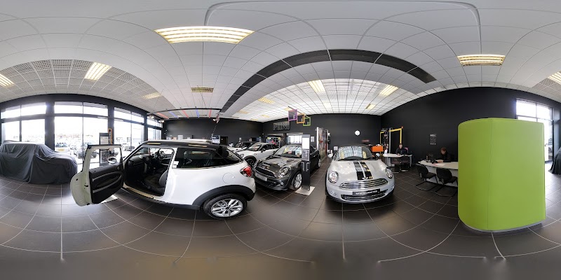 Douglas Park MINI Edinburgh photo 2