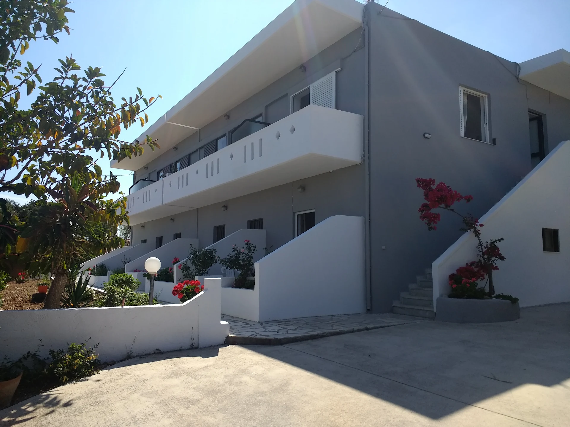 Padelis apartments