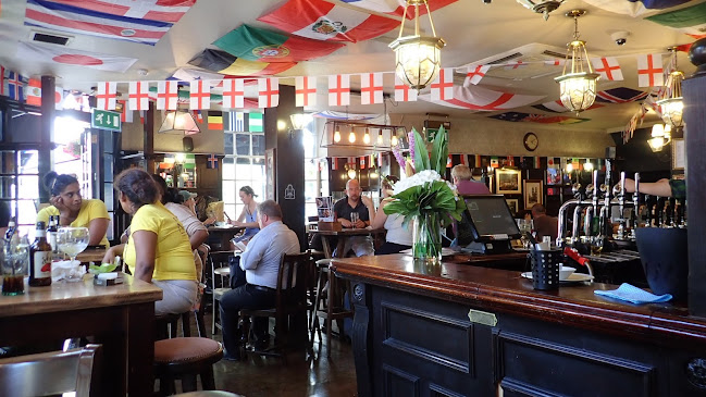 greeneking-pubs.co.uk