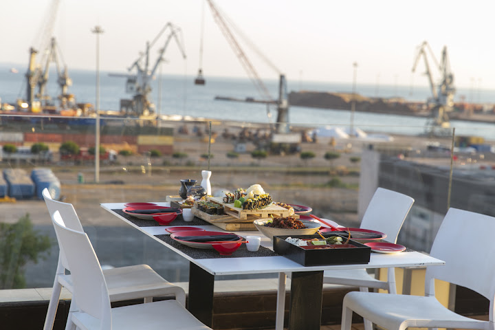 The Met Hotel by null