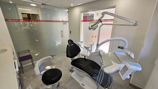 Clínica Dental Dres. Pons -Ortodoncia-Implantes-Prótesis-Estética