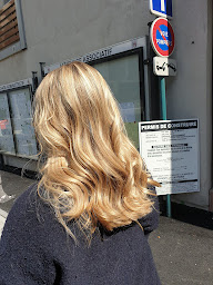 Photo n°10 de Métamorphose Feeling - Coiffeur Joinville-le-Pont à Joinville-le-Pont (Magasin de produits de beauté)