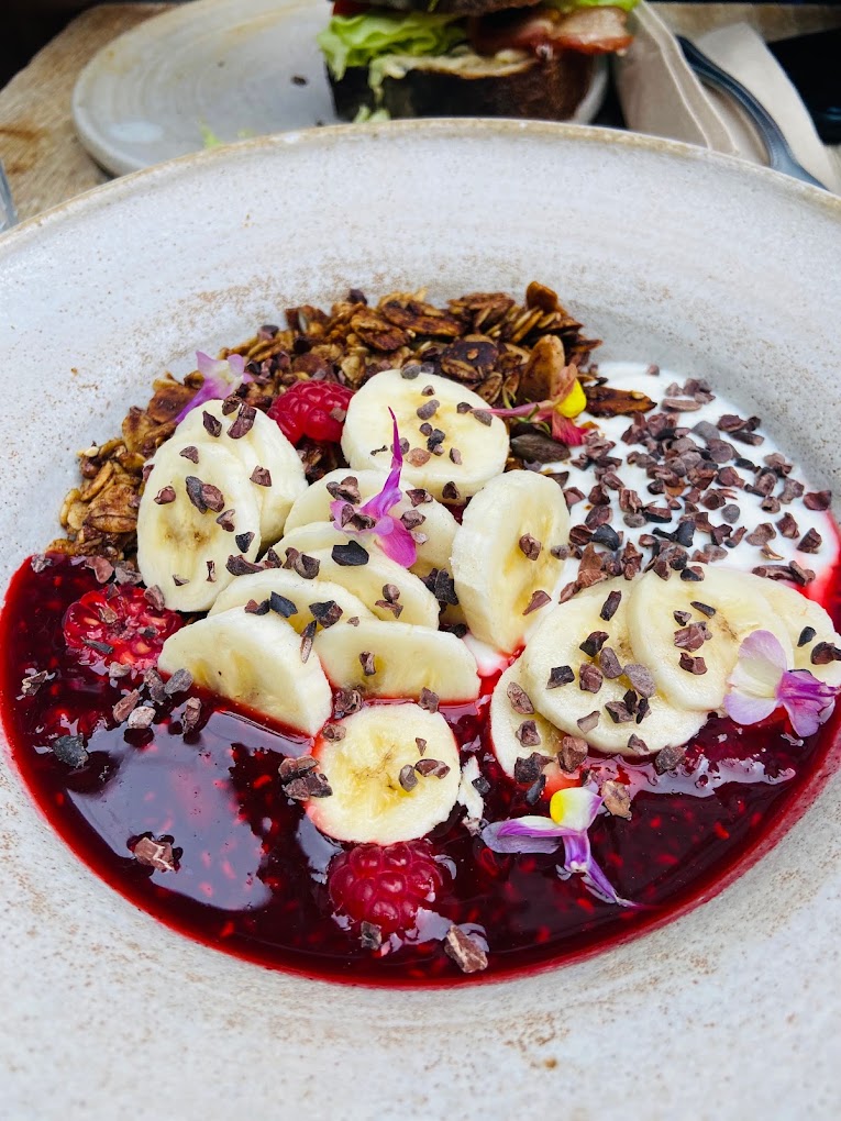 Let's explore the best breakfast spots in Covent Garden, London, and start your day off right with mouthwatering dishes and aromatic coffee. From artisanal French bakeries to trendy cafes, explore a diverse culinary scene that satisfies every palate. Join us as we uncover hidden gems and popular establishments, sharing insights and recommendations for a memorable breakfast experience in Covent Garden. #coventgarden #londonbreakfast | Best Places To Eat In London | Best Cafes In London #london