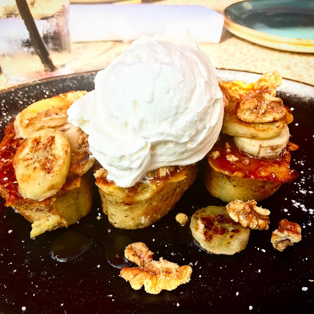 Lazy Dog Restaurant & Bar