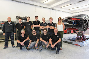 Photo n°4 de CARROSSERIE FECHINO à Carros (Garage automobile)