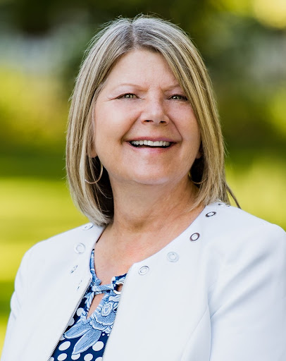 Lisa Szumski - Real Estate Professional - Thumbnail