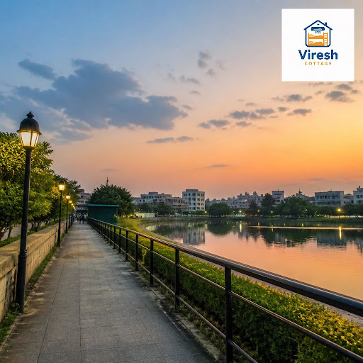 Looking for relaxing evening walks and safe, budget-friendly stays near Solapur ST Stand? Viresh… post image