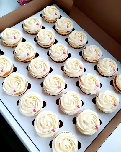 Helen's Creative cakes - Thumbnail