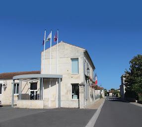 Photo n°2 de Mairie des Gonds à Les Gonds (Hôtel de ville)