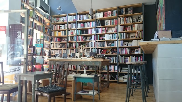 Little Tree Books And Coffee